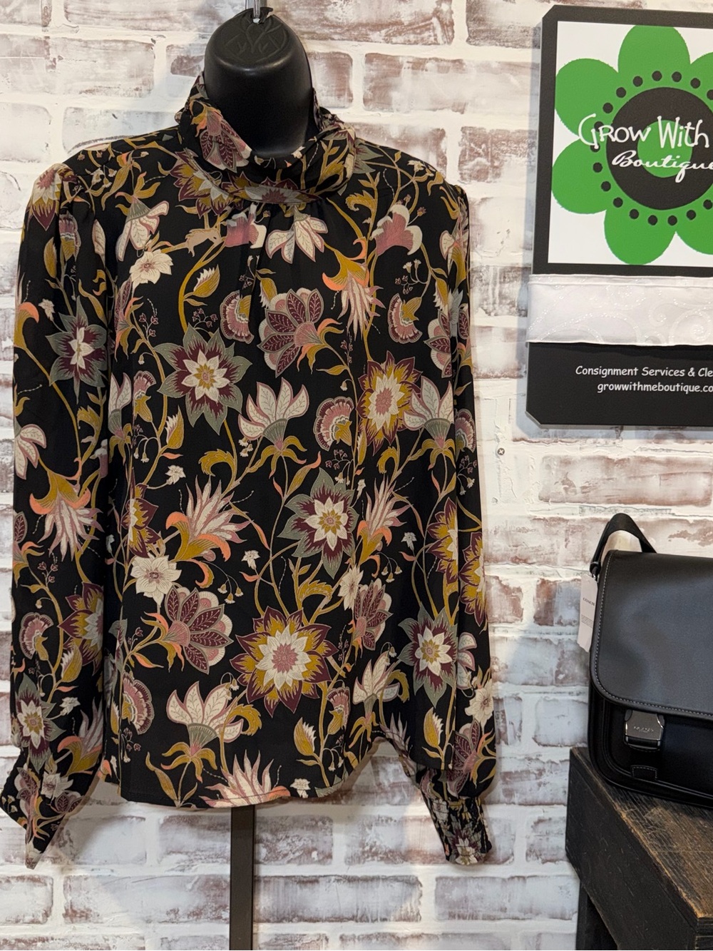 Evereve Ella gathered Black Floral High-Neck Long-Sleeve Blouse